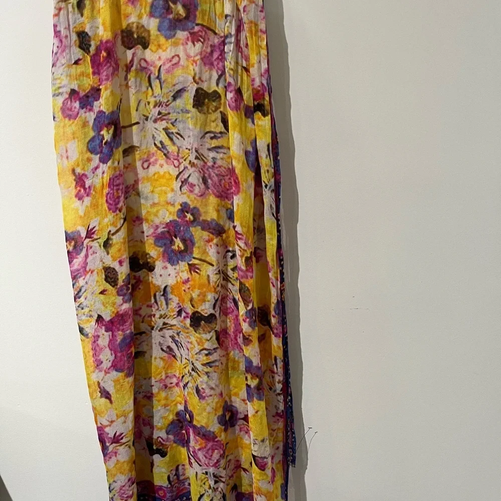 Neiman Marcus Scarf Large floral print